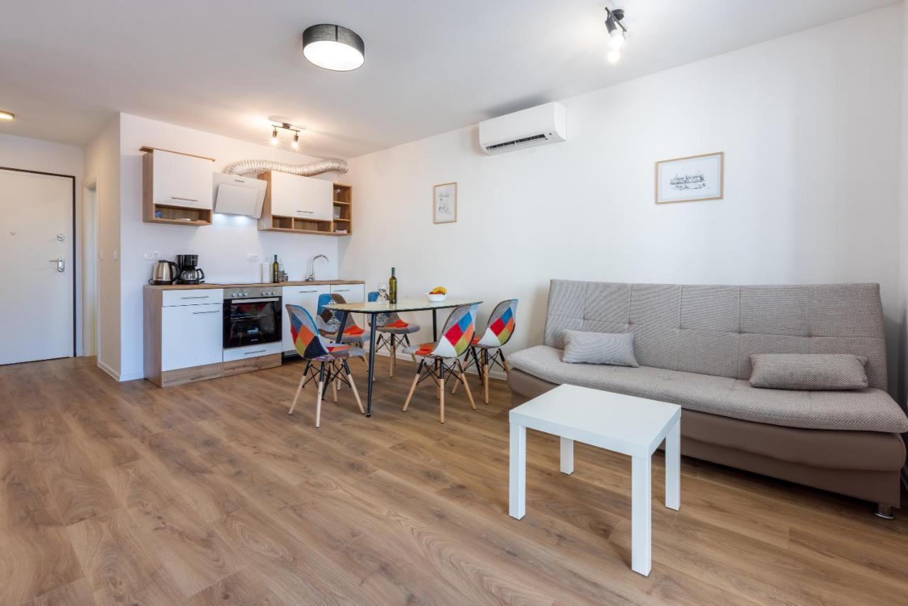 Luxury Apartments Lovorka 1 & 2**** Selce Exterior foto