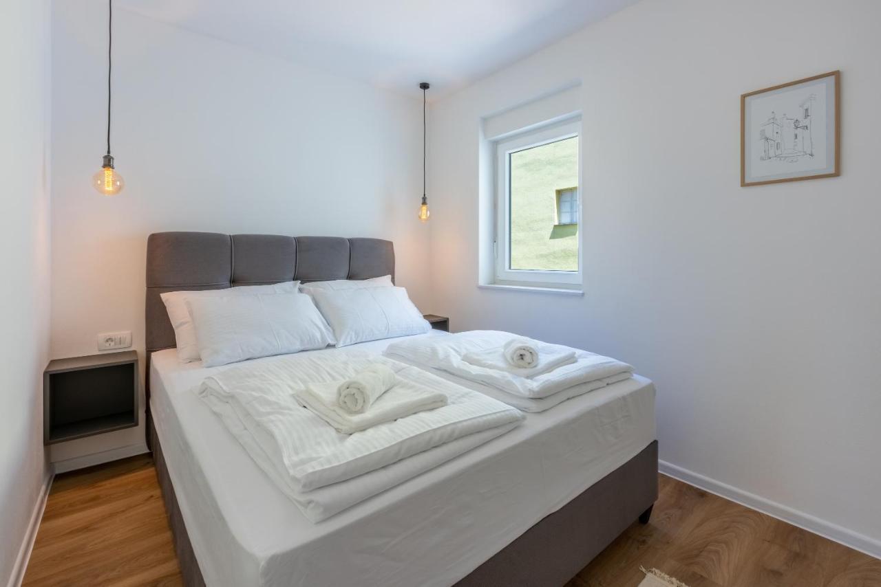 Luxury Apartments Lovorka 1 & 2**** Selce Exterior foto