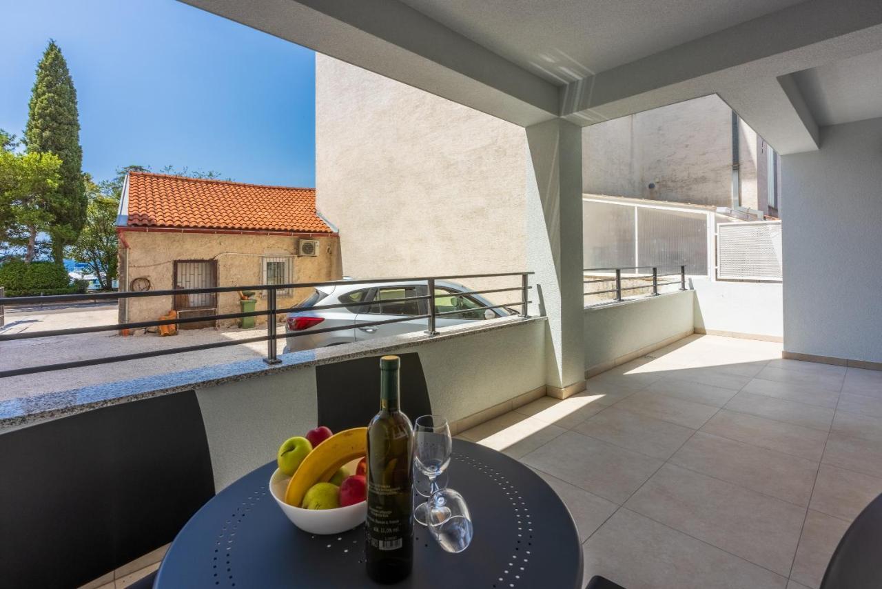 Luxury Apartments Lovorka 1 & 2**** Selce Exterior foto