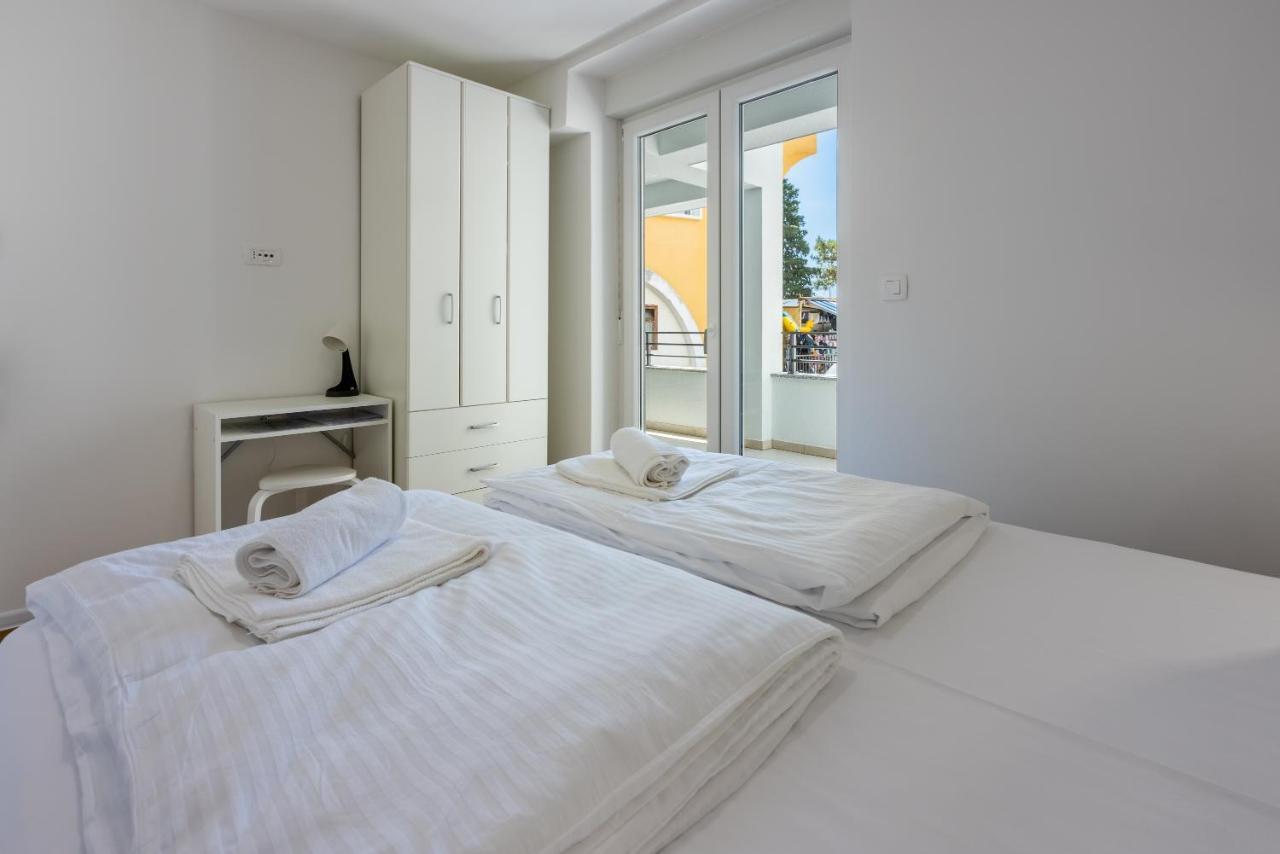 Luxury Apartments Lovorka 1 & 2**** Selce Exterior foto