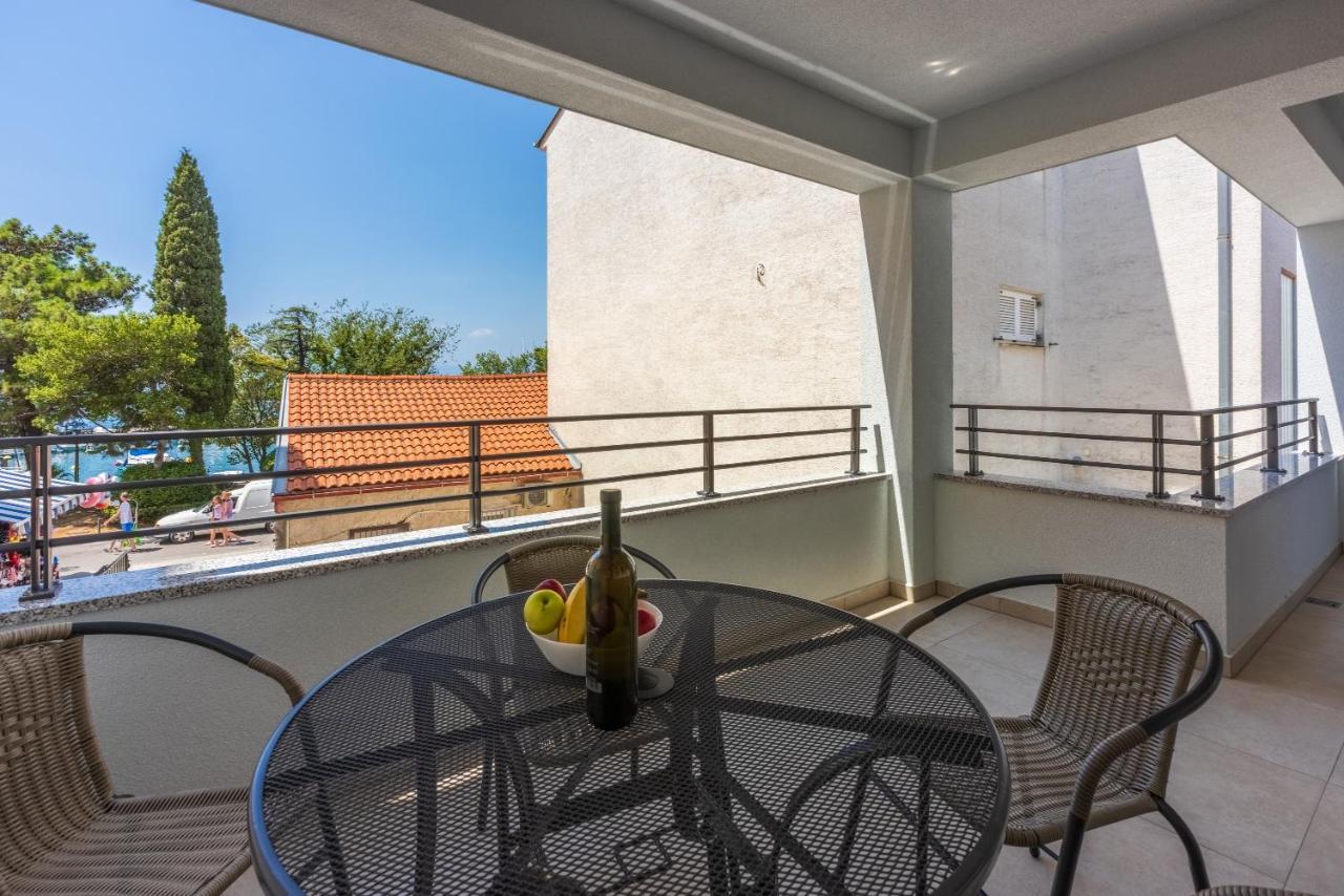 Luxury Apartments Lovorka 1 & 2**** Selce Exterior foto
